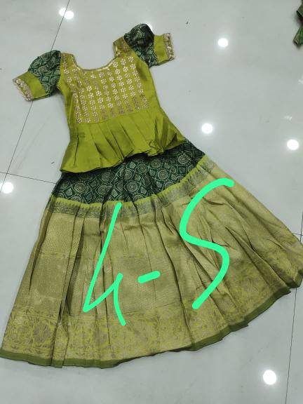 KiDS LEHENGA and GOWNS Kids clothing manufacturers